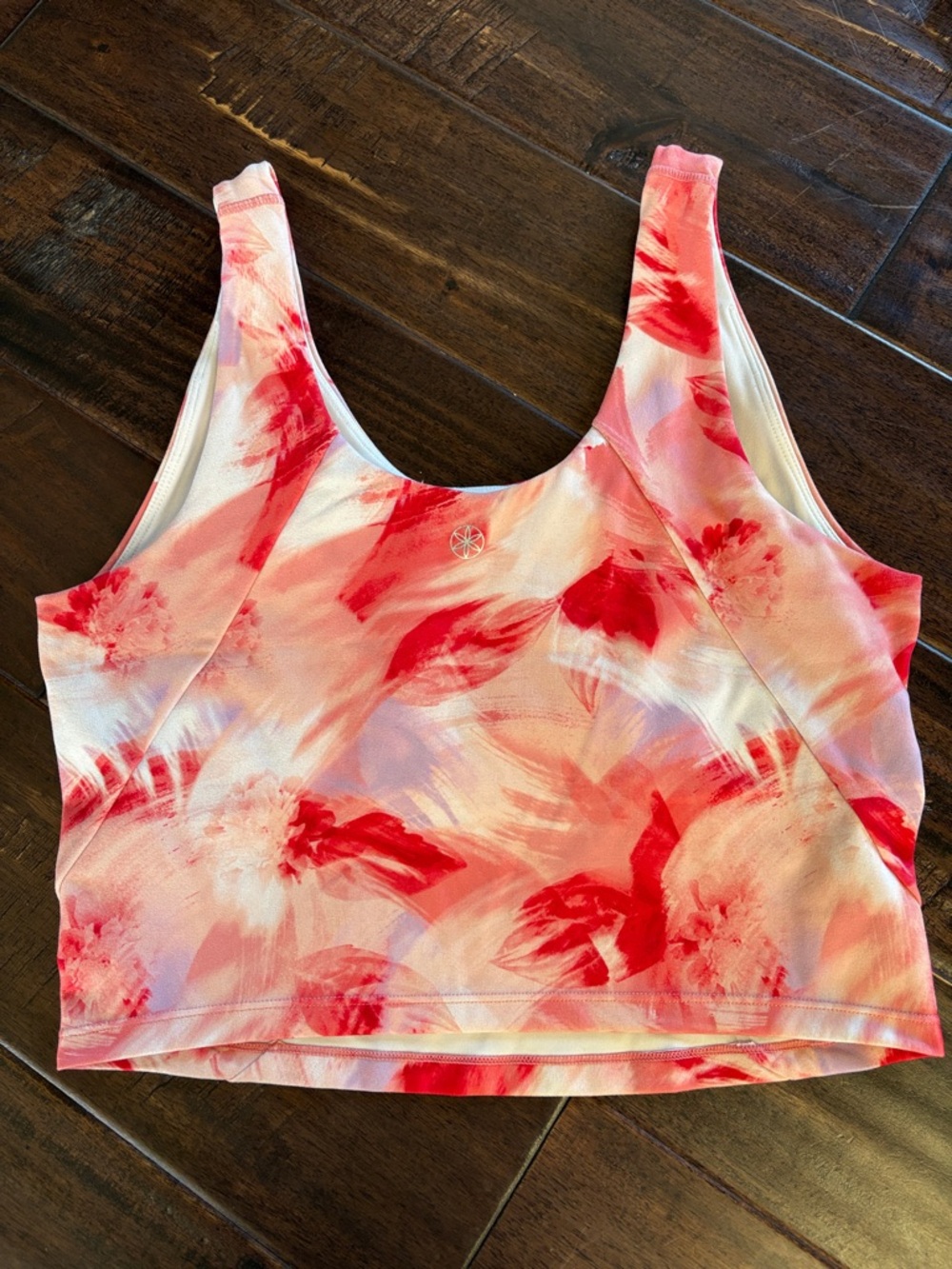 Women’s GAIAM Red Floral Print Crop Tank Top - Picture 4 of 7